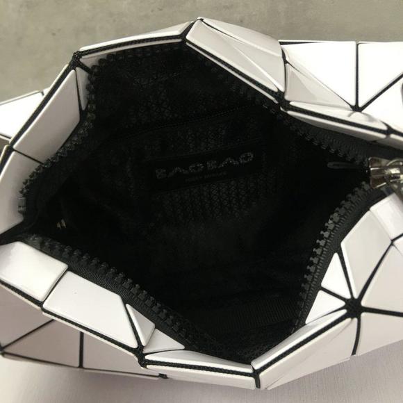 White Baobao Issey Miyake Crossbody Bag with Triangular Appliques - Picture 8 of 12